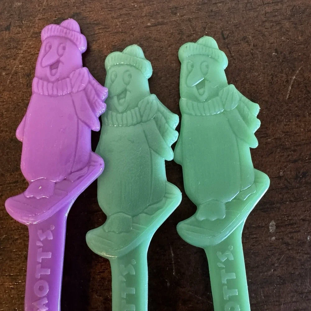 7 - 1994/96 MOTT'S Penguin, Bear & Squid Mascot Plastic Collectible Spoons